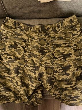 Camo Men's Cargo Shorts - Olive Green